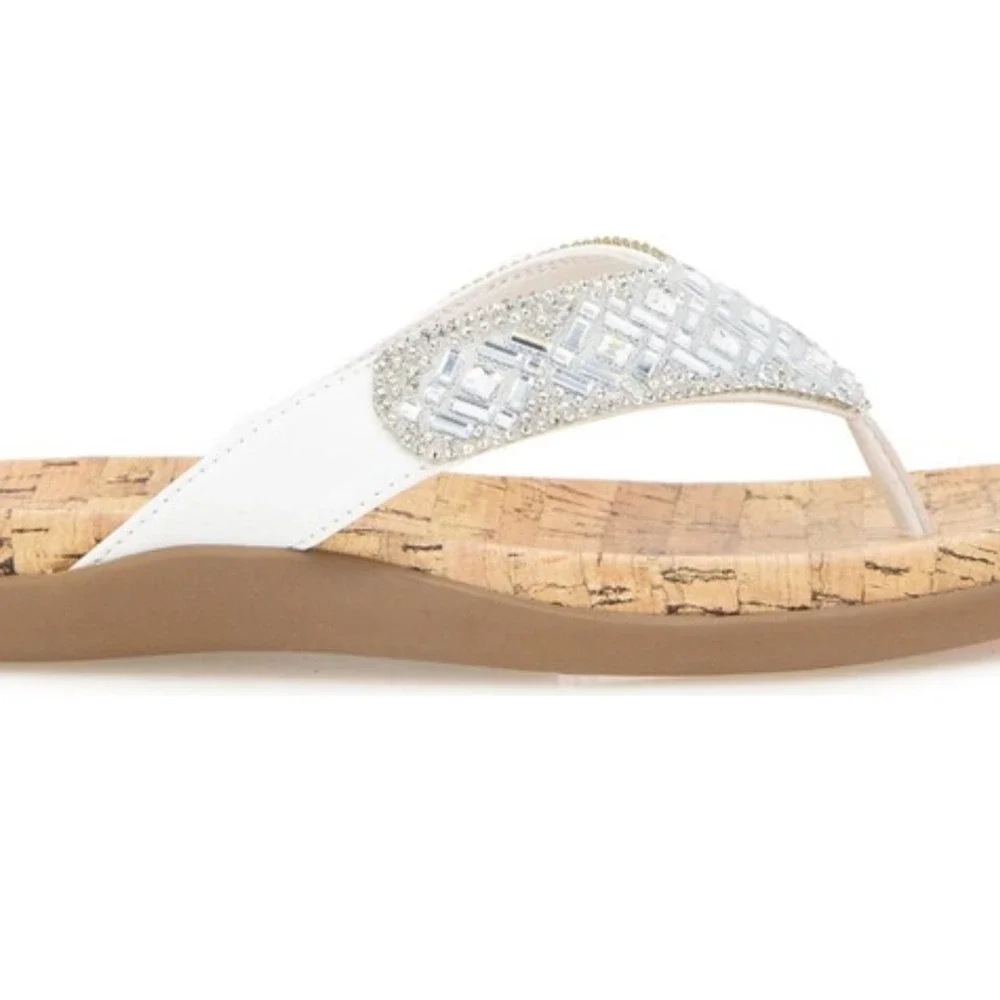 Women's Reaction Kenneth Cole Gazette Embellished Sandal‎ in White size 7